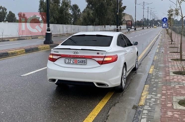 هيونداي أزيرا